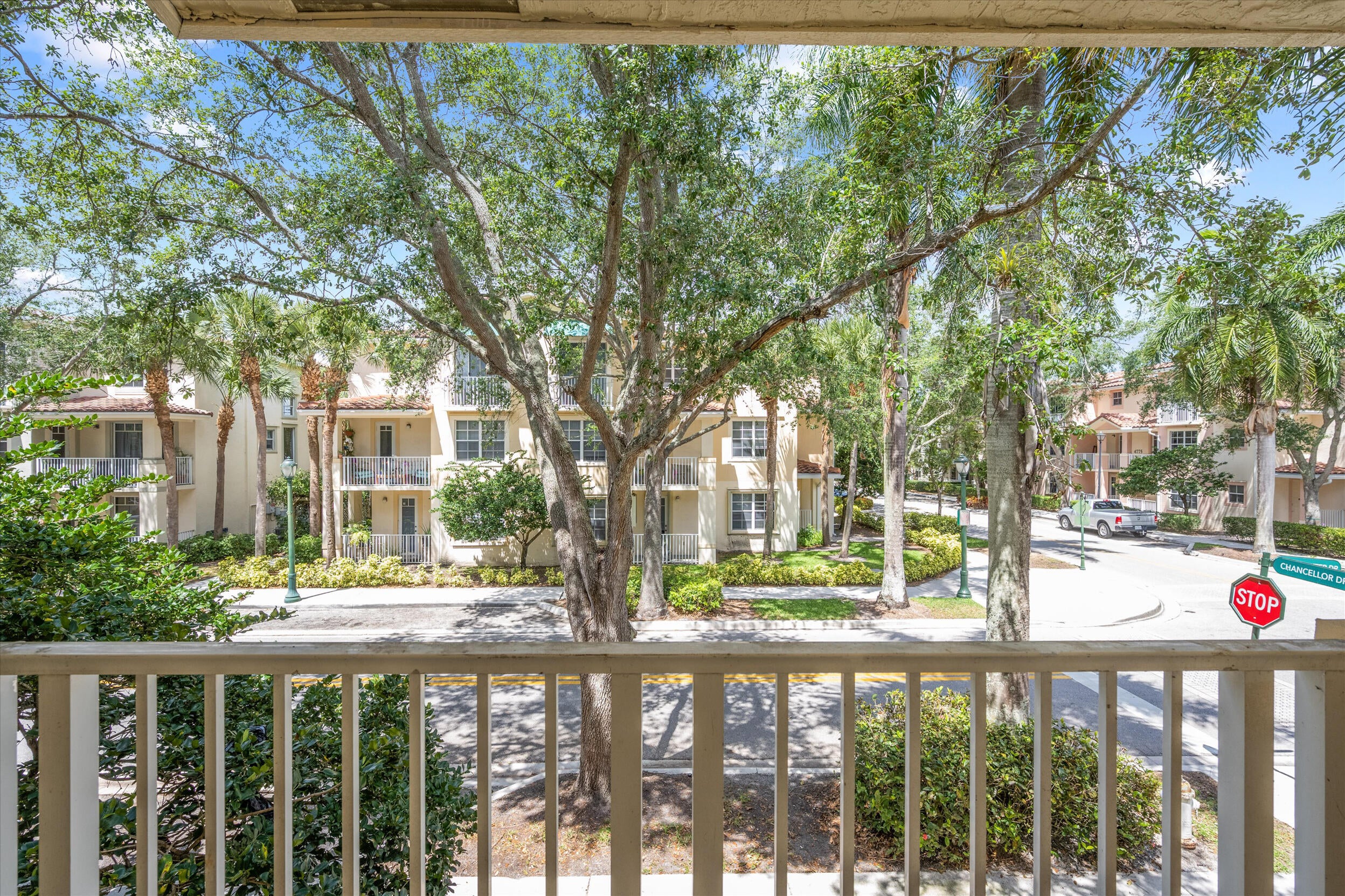 4822 Chancellor Drive 23