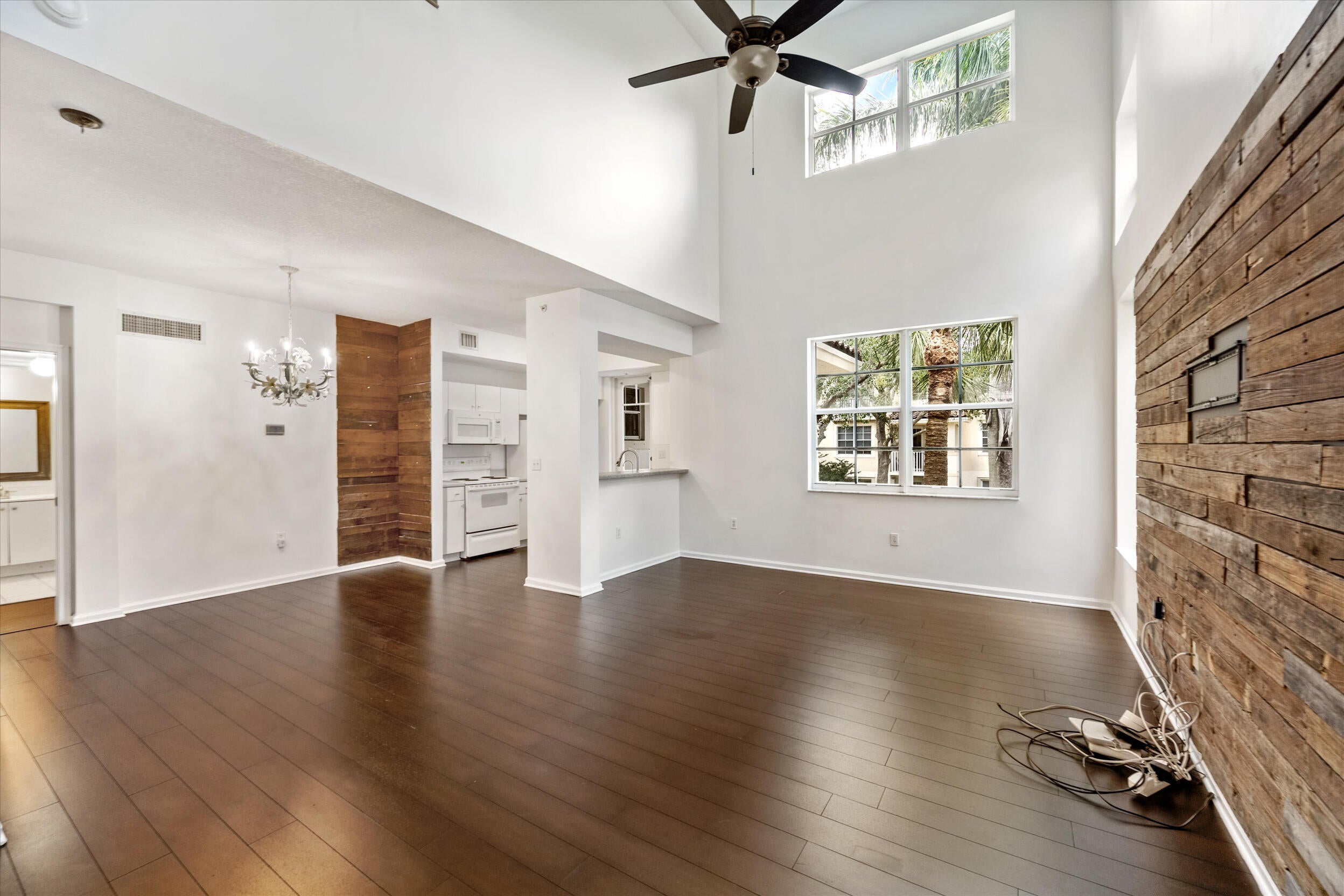 4822 Chancellor Drive 23