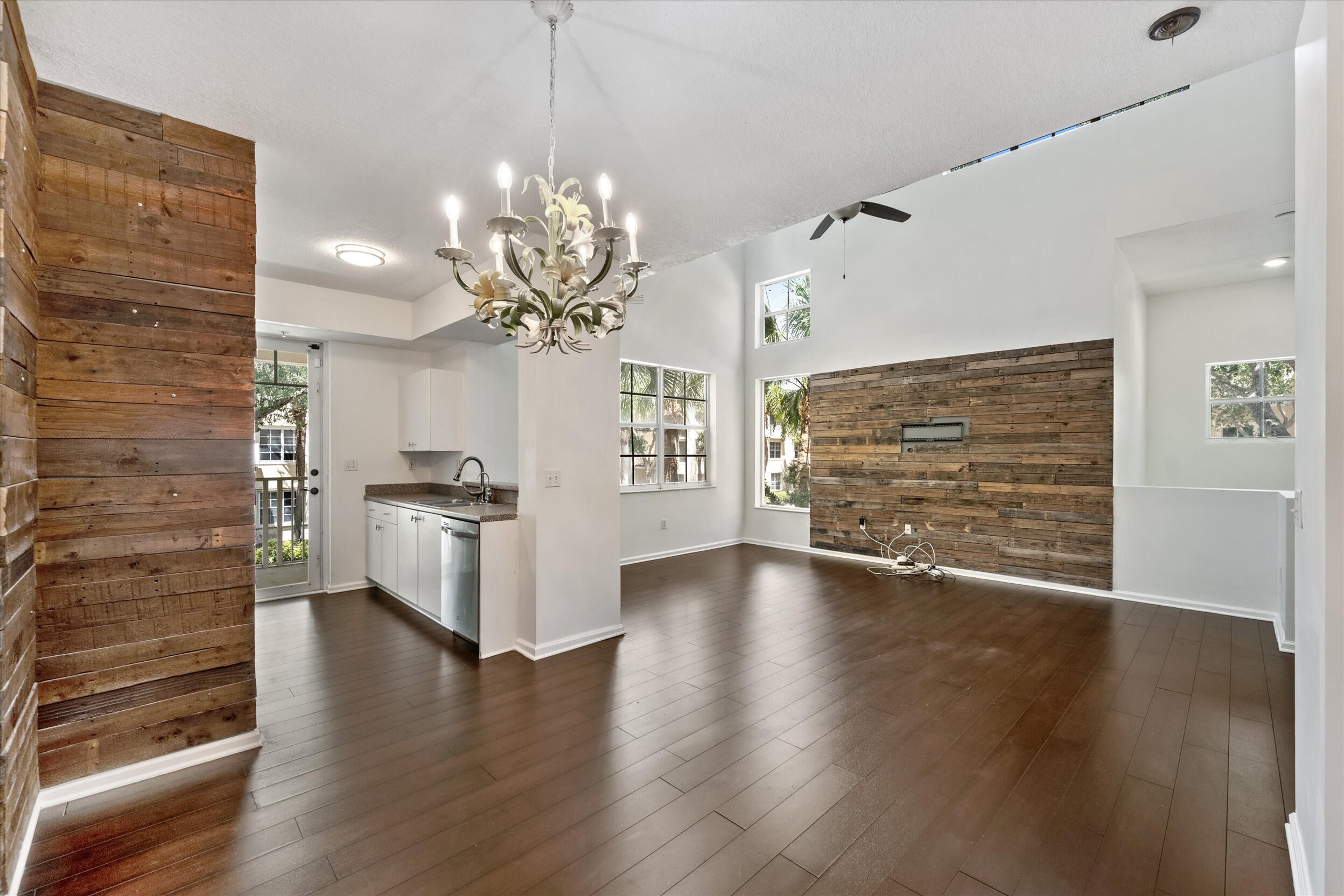 4822 Chancellor Drive 23