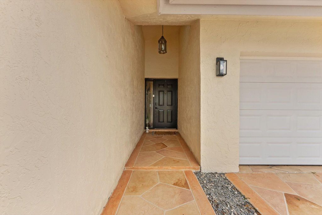 Photo of 175 Executive Circle, Boynton Beach, FL 33436 (MLS # R11157003)