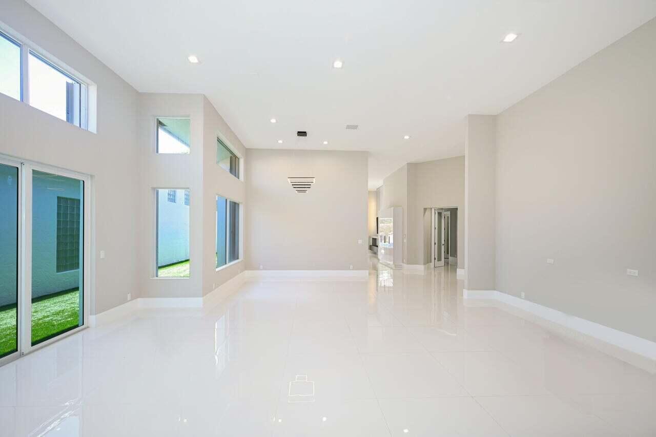 Courtside - Residential