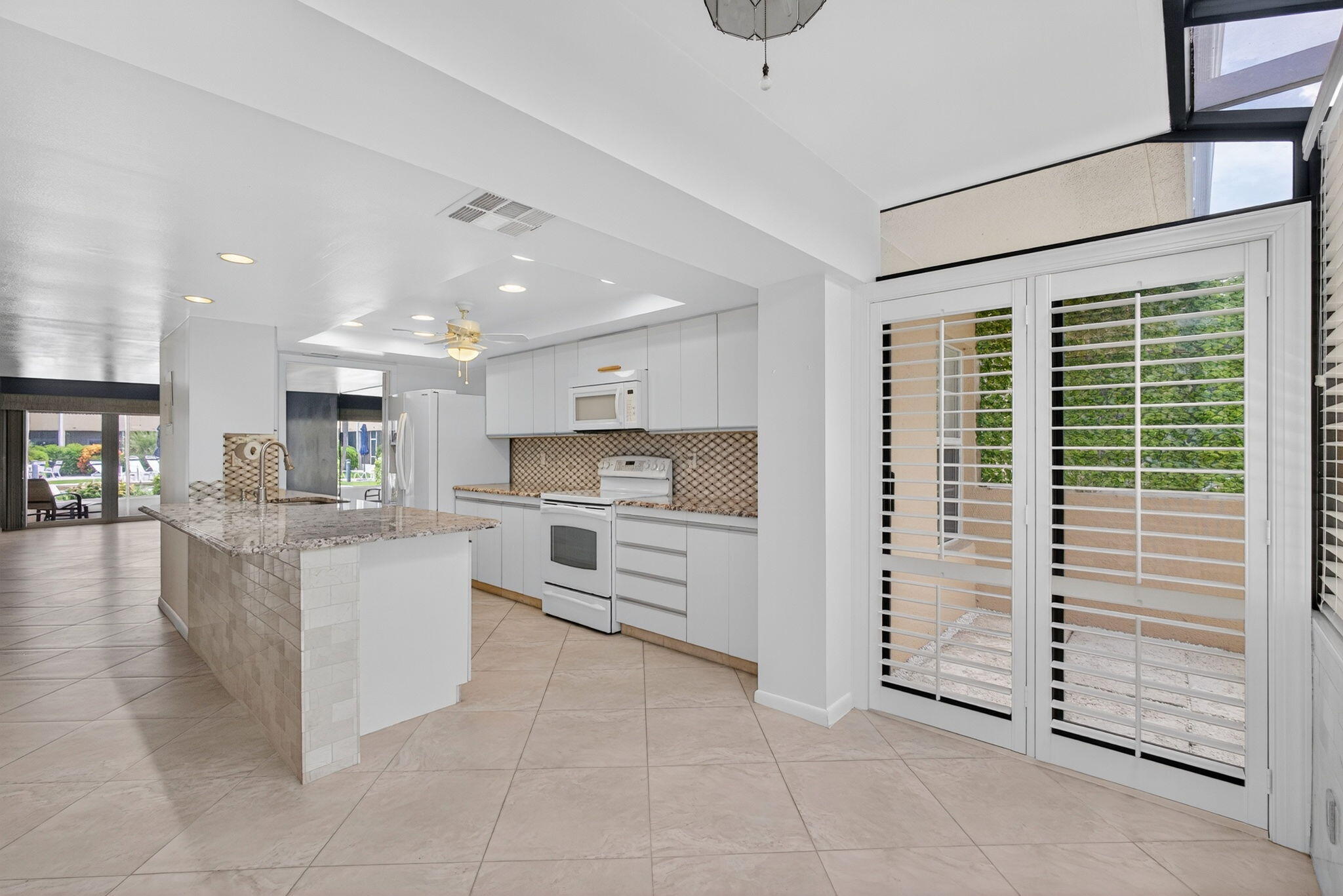 COURTYARD CONDO - Residential