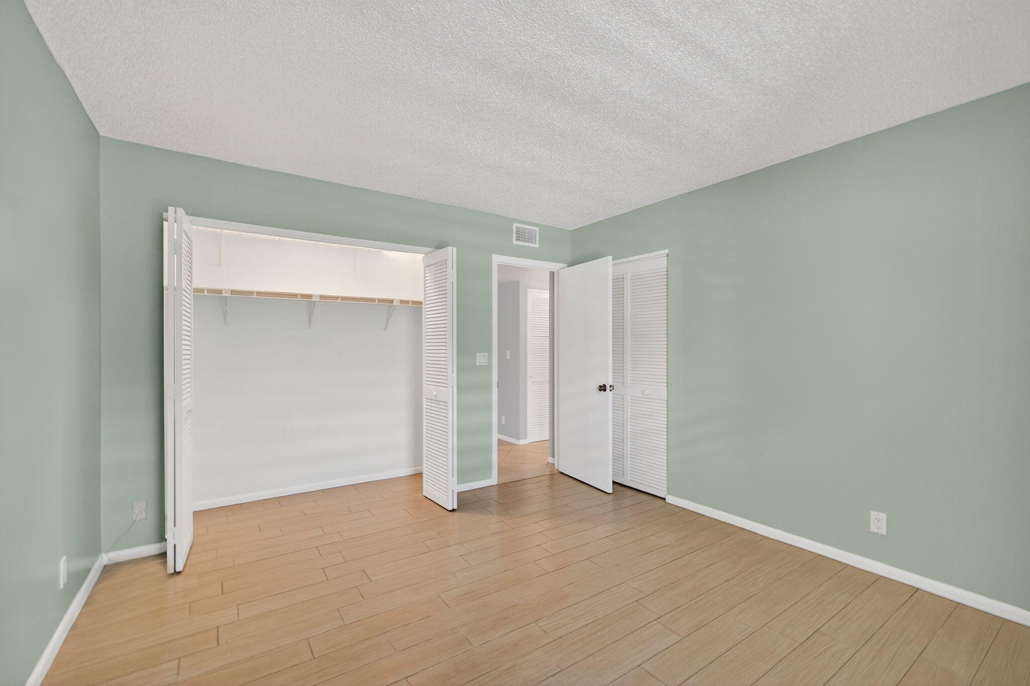 COURTYARD CONDO - Residential