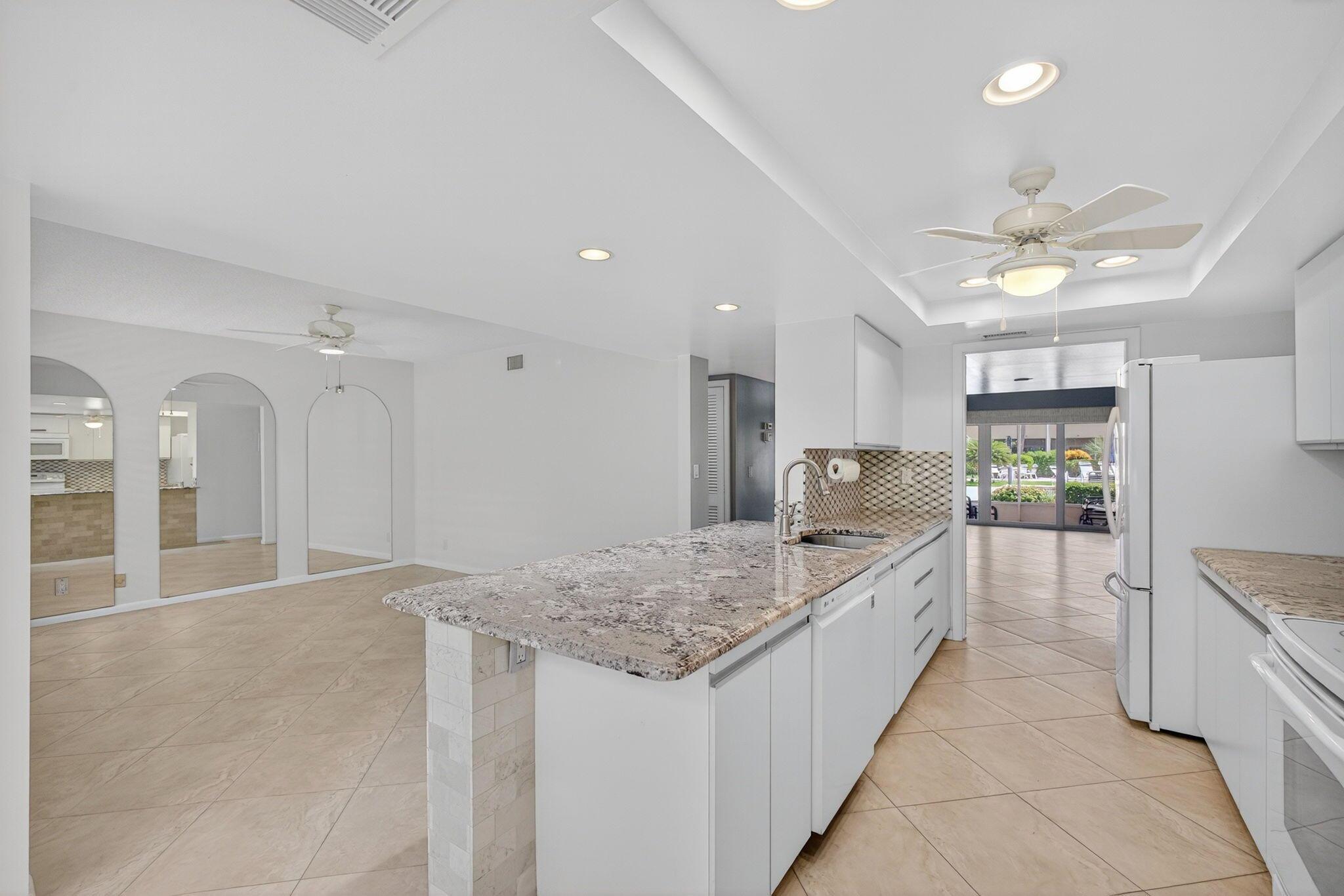 COURTYARD CONDO - Residential