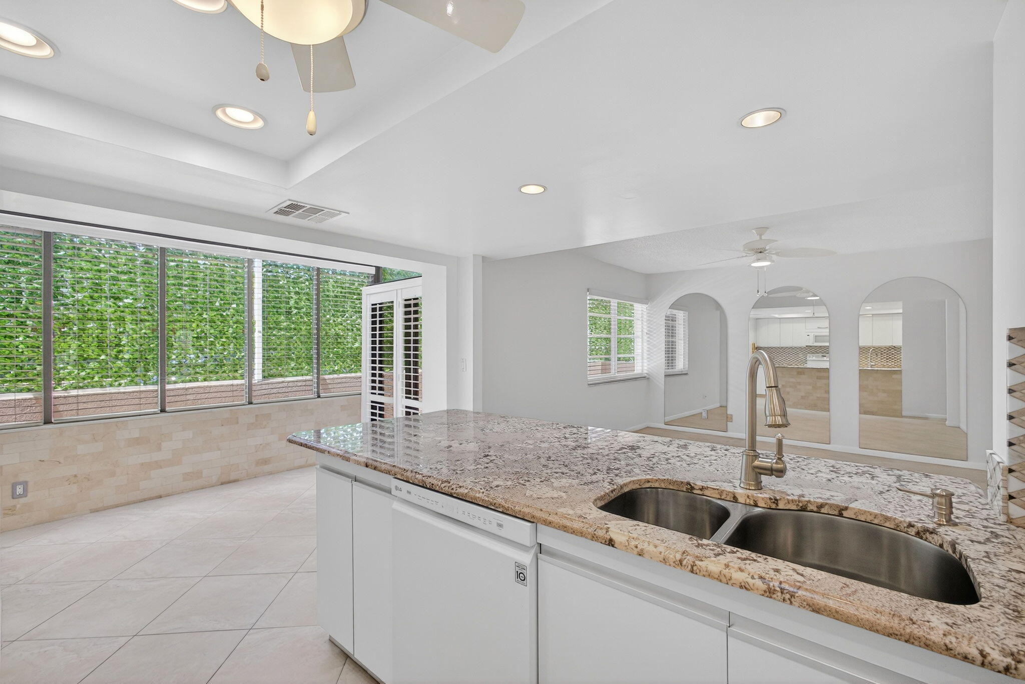 COURTYARD CONDO - Residential