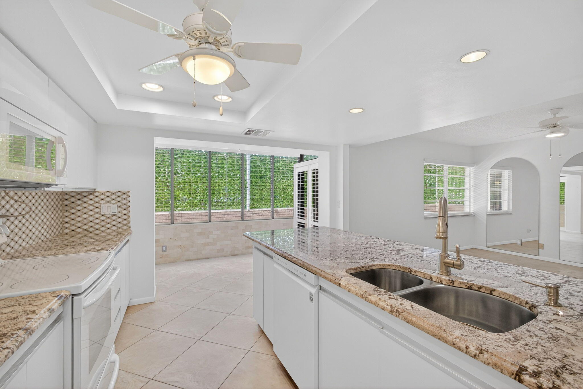 COURTYARD CONDO - Residential