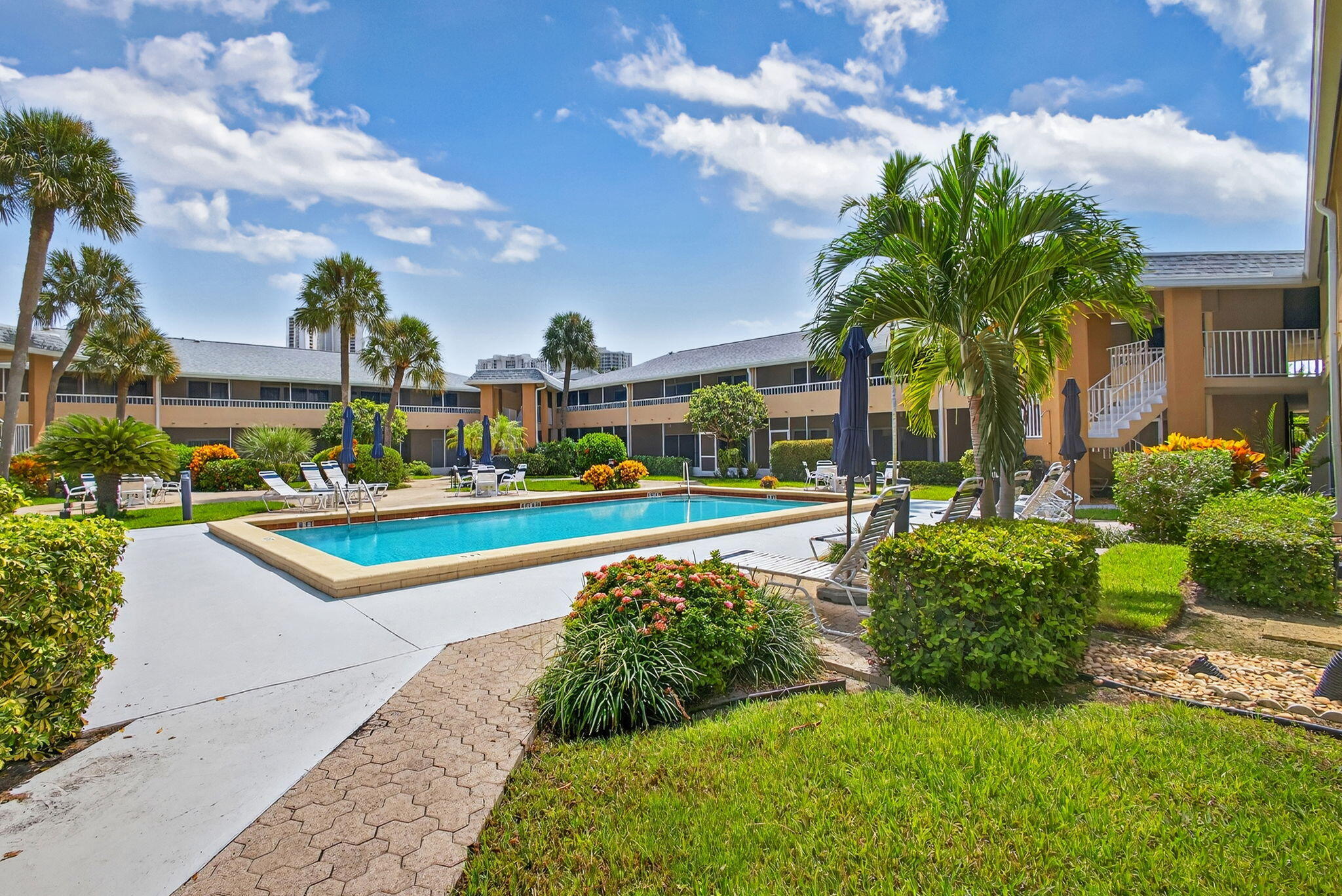 COURTYARD CONDO - Residential