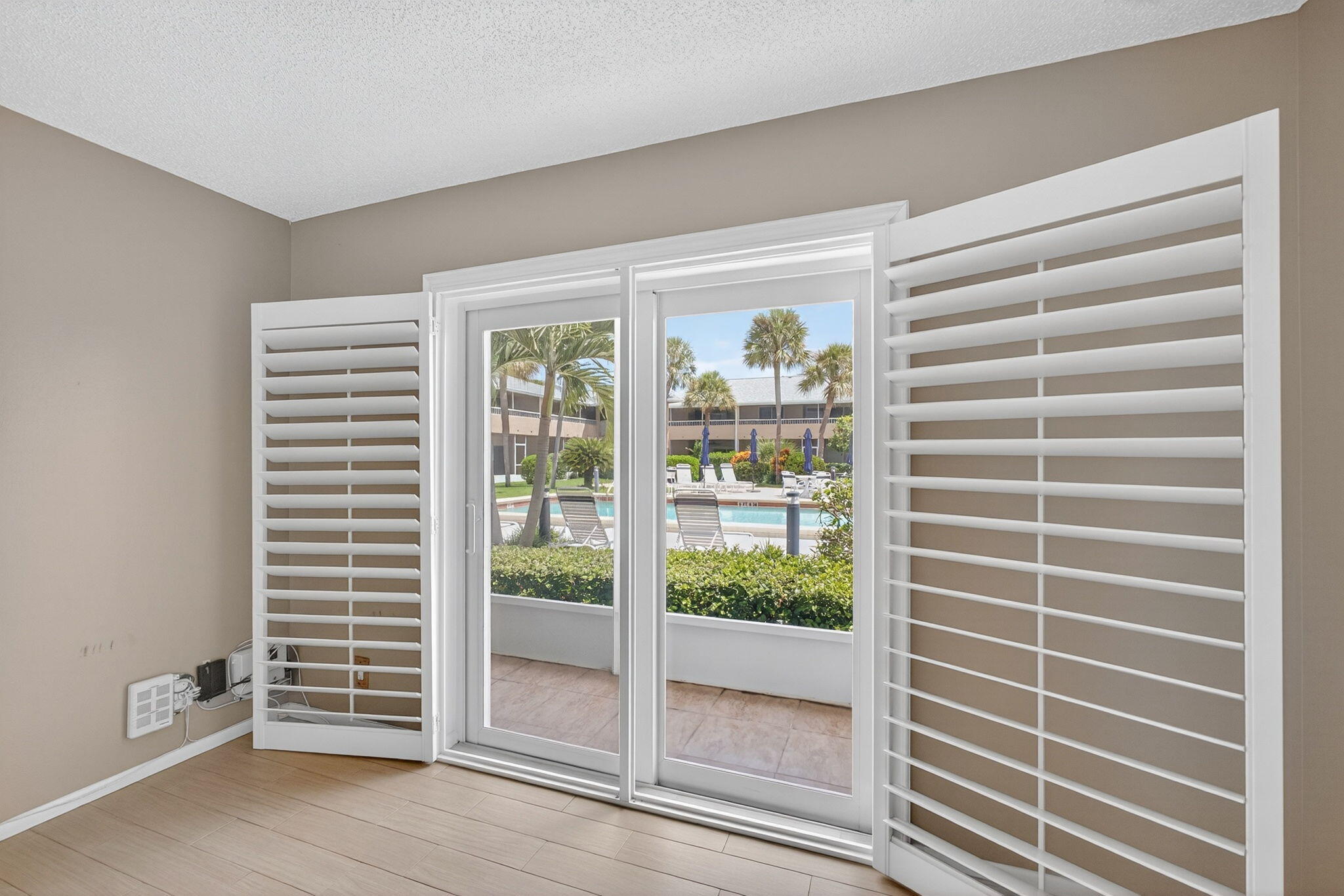 COURTYARD CONDO - Residential