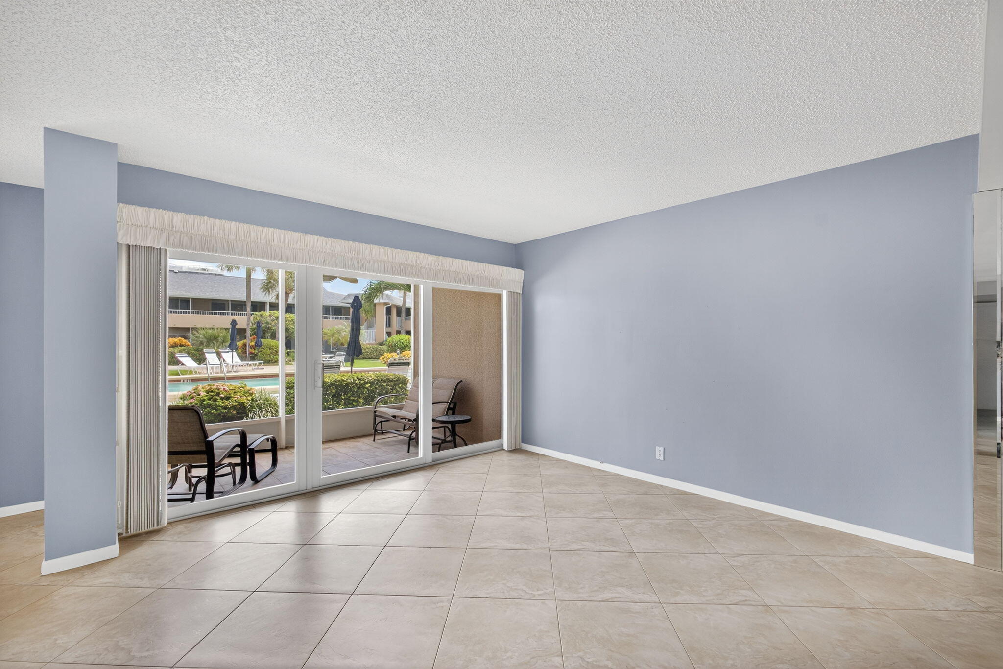 COURTYARD CONDO - Residential