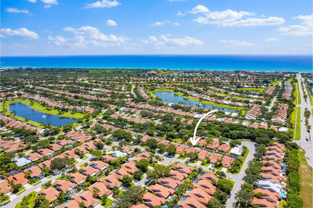Photo of 125 Harbourside Circle, Jupiter, FL 33477 (MLS # R10909367)