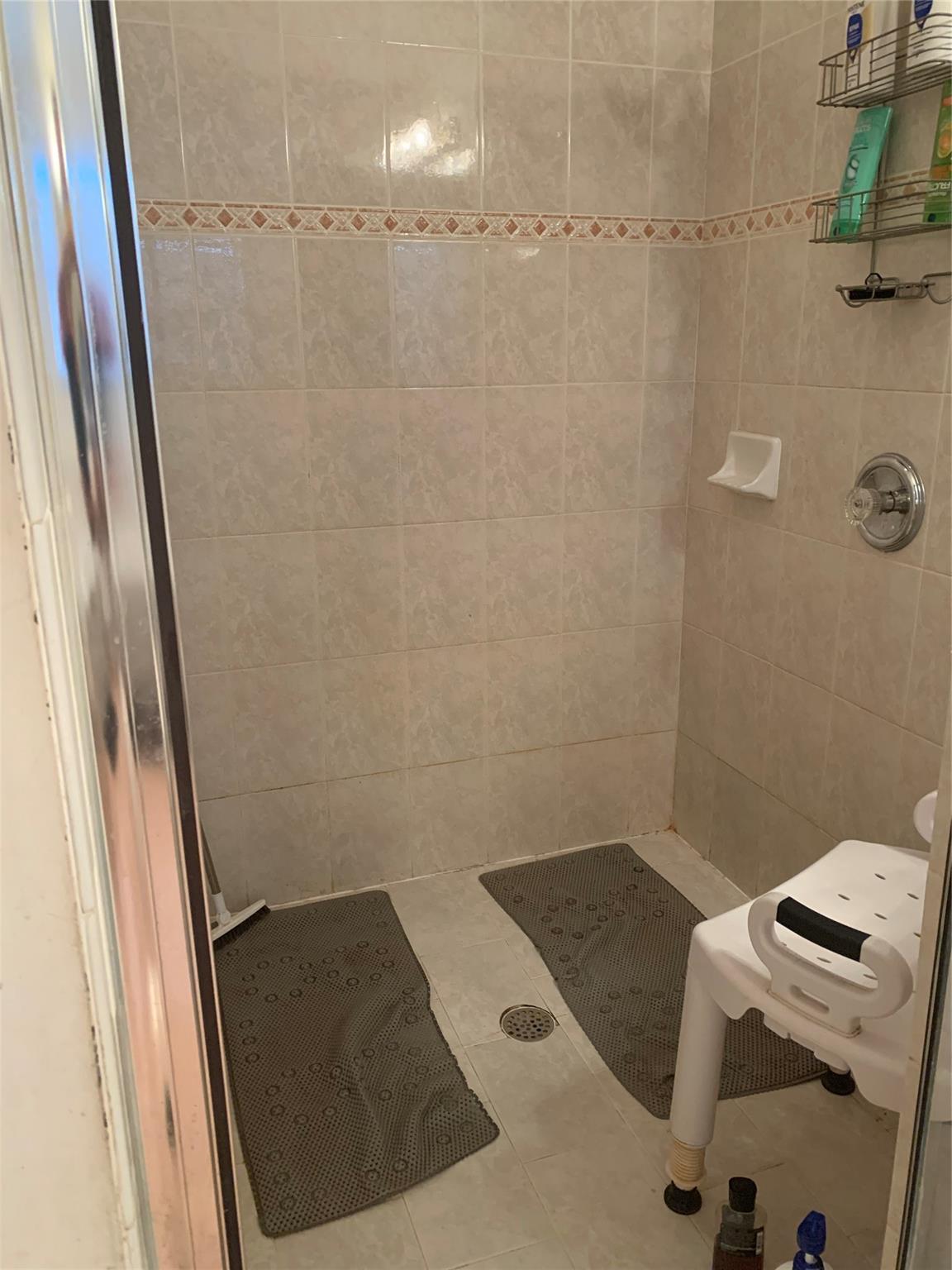 Windsor Palms 160-17 B - Residential