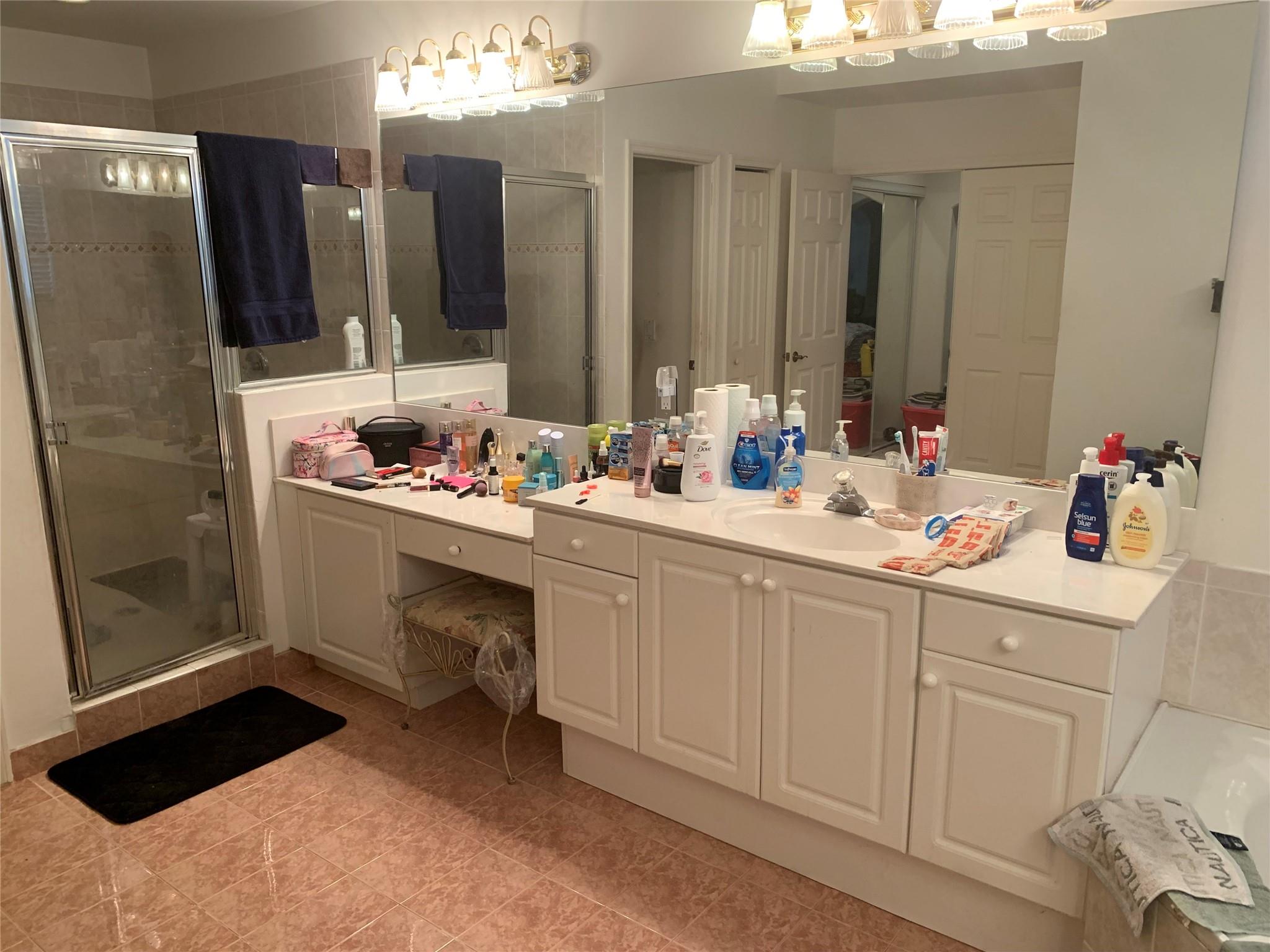 Windsor Palms 160-17 B - Residential