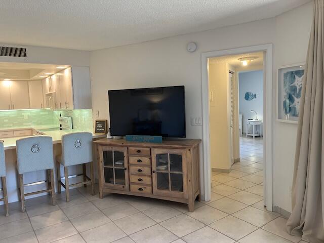 PHOENIX TOWERS CONDO - Residential Lease
