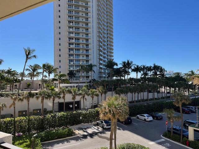 PHOENIX TOWERS CONDO - Residential Lease