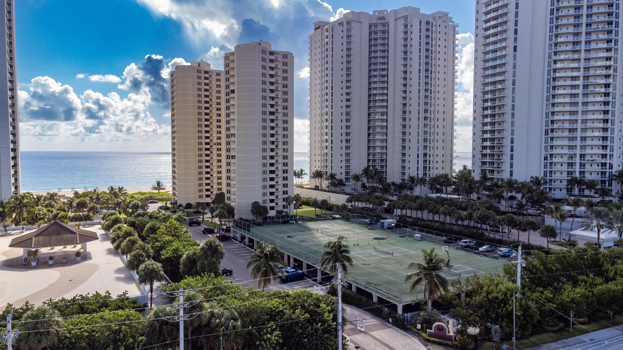 PHOENIX TOWERS CONDO - Residential Lease