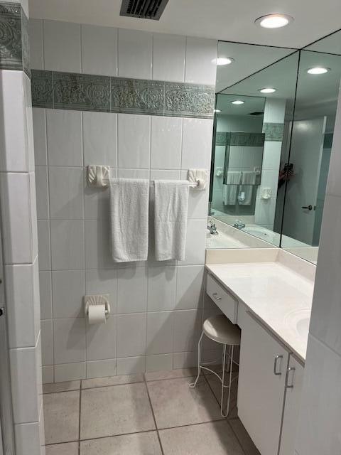 PHOENIX TOWERS CONDO - Residential Lease