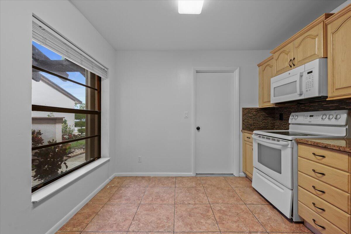 VILLAGES OF WOODLAKE 1 - Residential