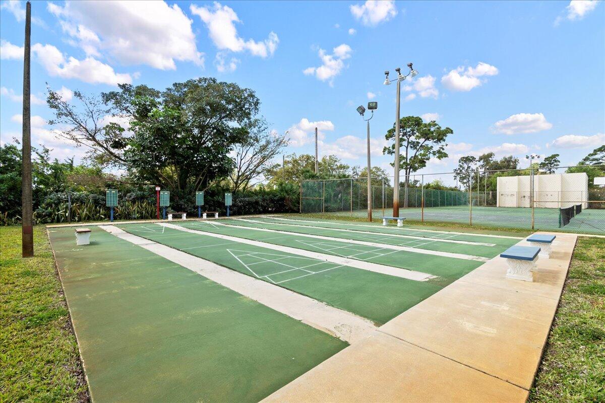 VILLAGES OF WOODLAKE 1 - Residential