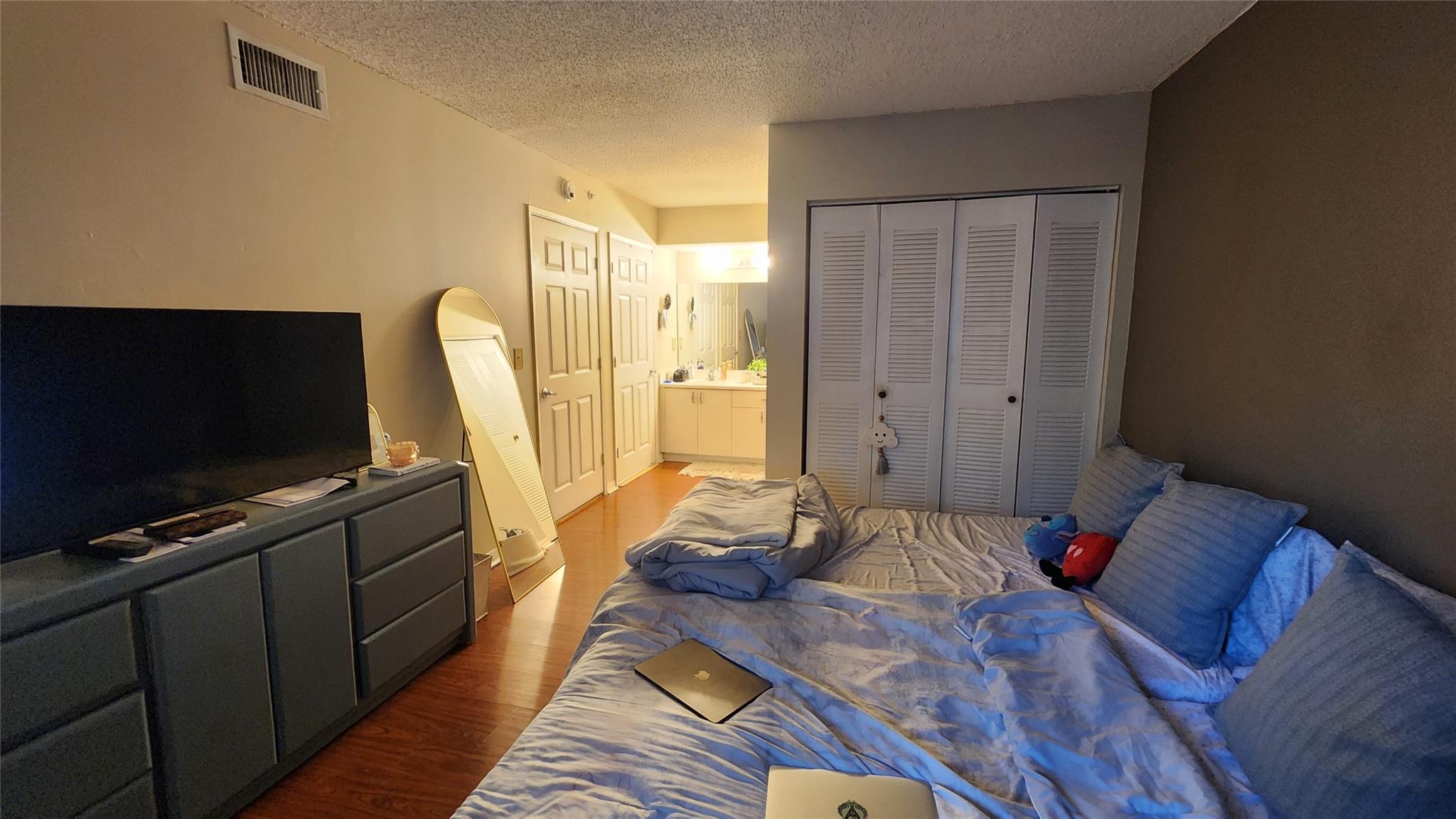 Riviera Palms Condo - Residential Lease