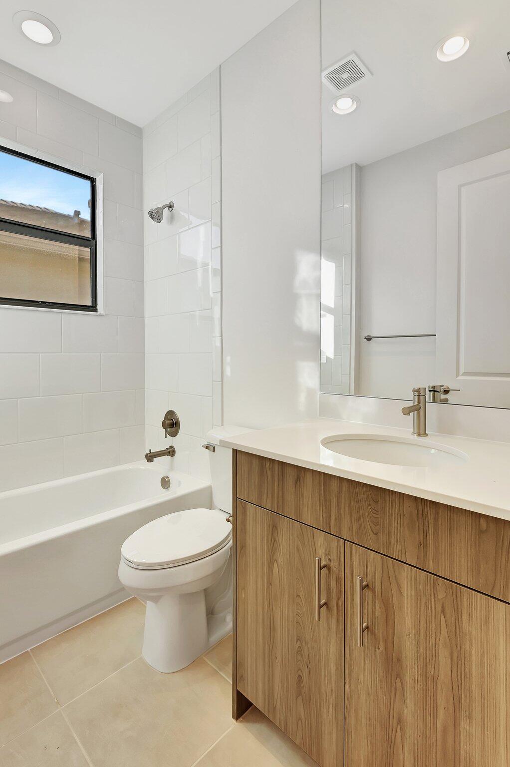 Riverland Valencia Walk - Residential Lease