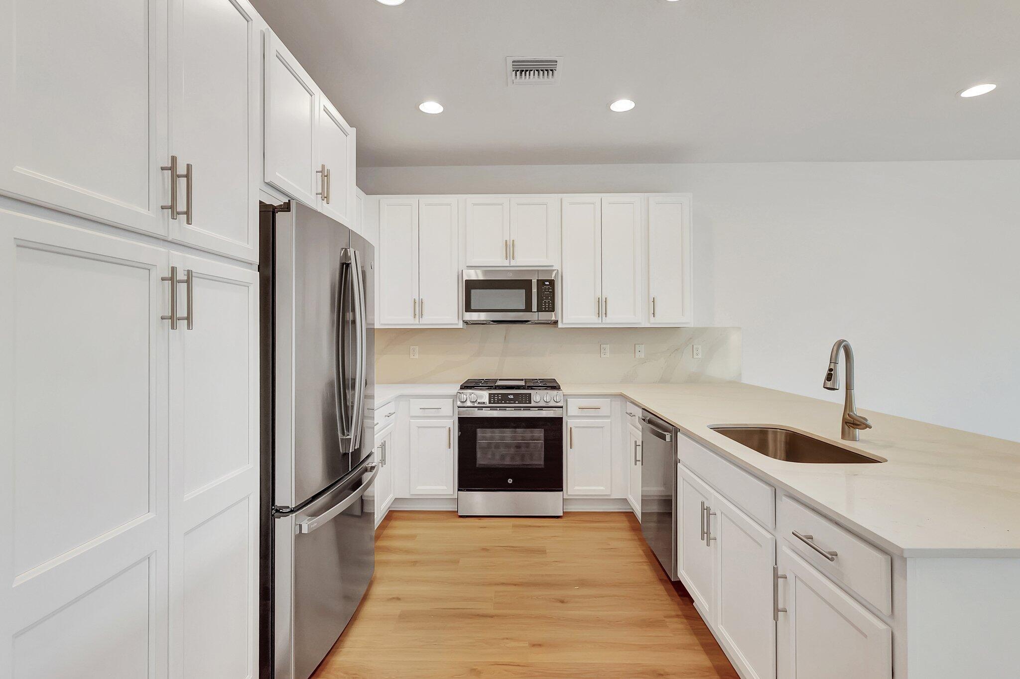 Riverland Valencia Walk - Residential Lease