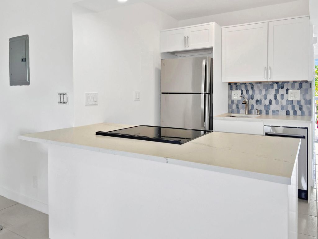 Photo of 801 NE 18th Court #208, Fort Lauderdale, FL 33305 (MLS # B26013947)