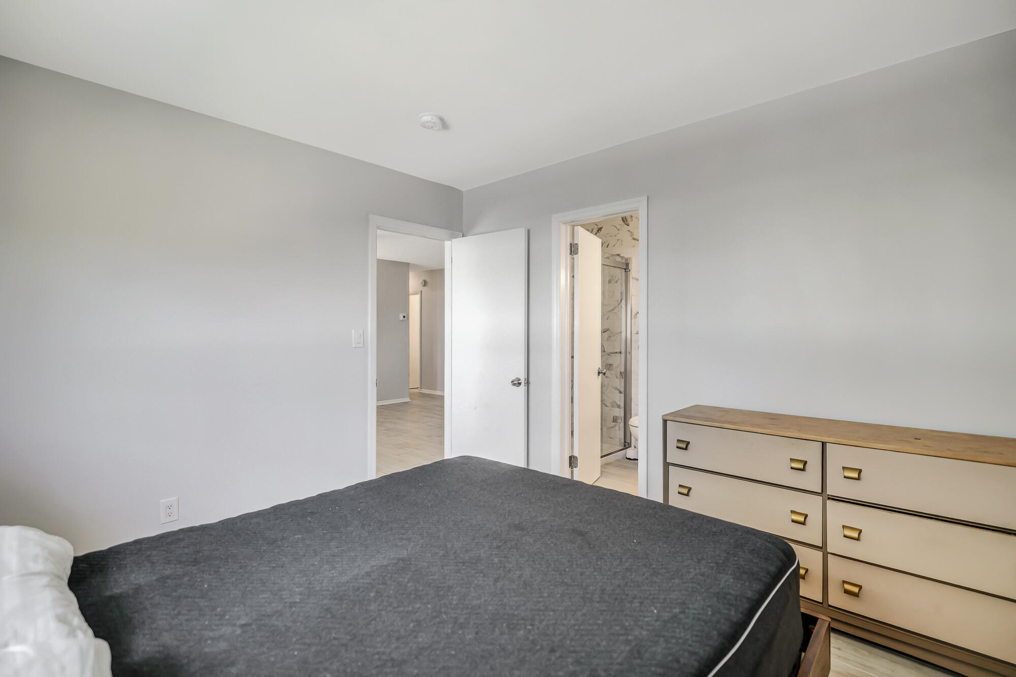 REGENCY HOUSE CO-OP - Residential