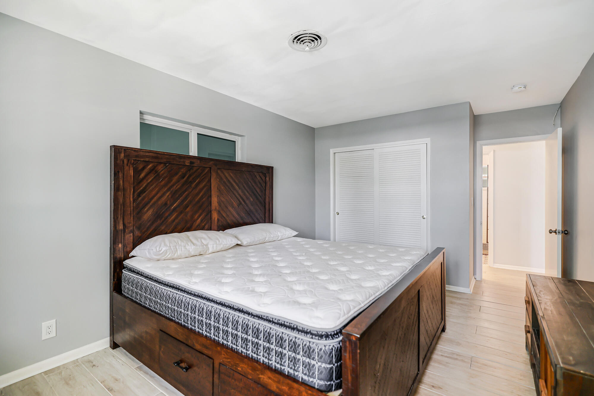 REGENCY HOUSE CO-OP - Residential