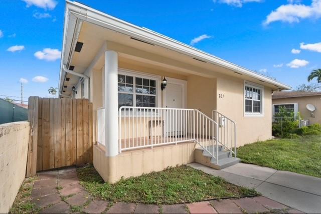 Welcome to Coastal Living in Hallandale Beach!
Step into this beautifully maintained 3-bedroom, 2-bath home, built in 2008 with updated building codes for peace of mind. Located east of US-1 in one of Hallandale Beach’s most desirable neighborhoods, you’ll be just minutes from vibrant restaurants, supermarkets, the casino, and only 3 minutes to the sandy shores.
Inside, you’ll find a bright, open layout designed for comfort and functionality. Outside, a spacious backyard awaits—perfect for entertaining or adding a pool to create your own private oasis.
Whether you’re seeking a full-time residence or a vacation retreat, this home offers the perfect blend of location, convenience, and potential