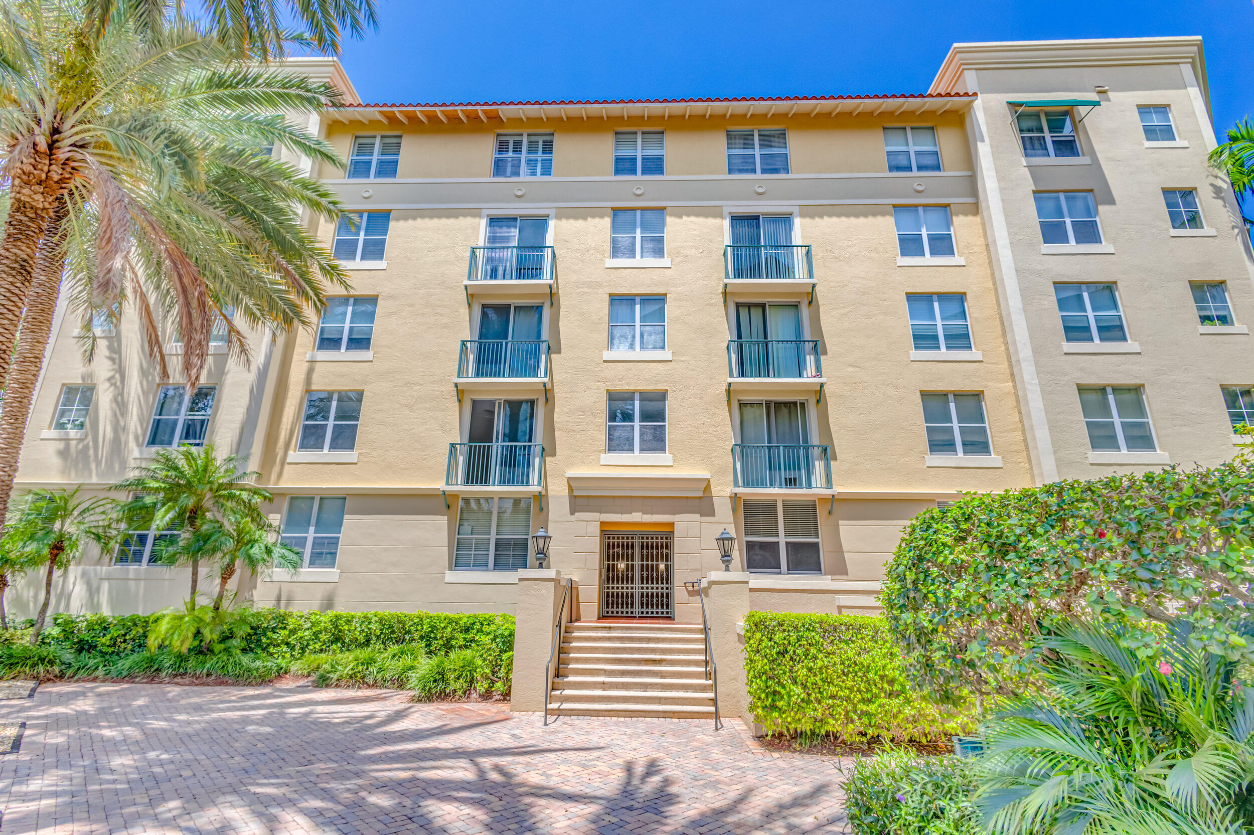 COURTYARDS IN CITYPLACE CONDO - Residential Lease