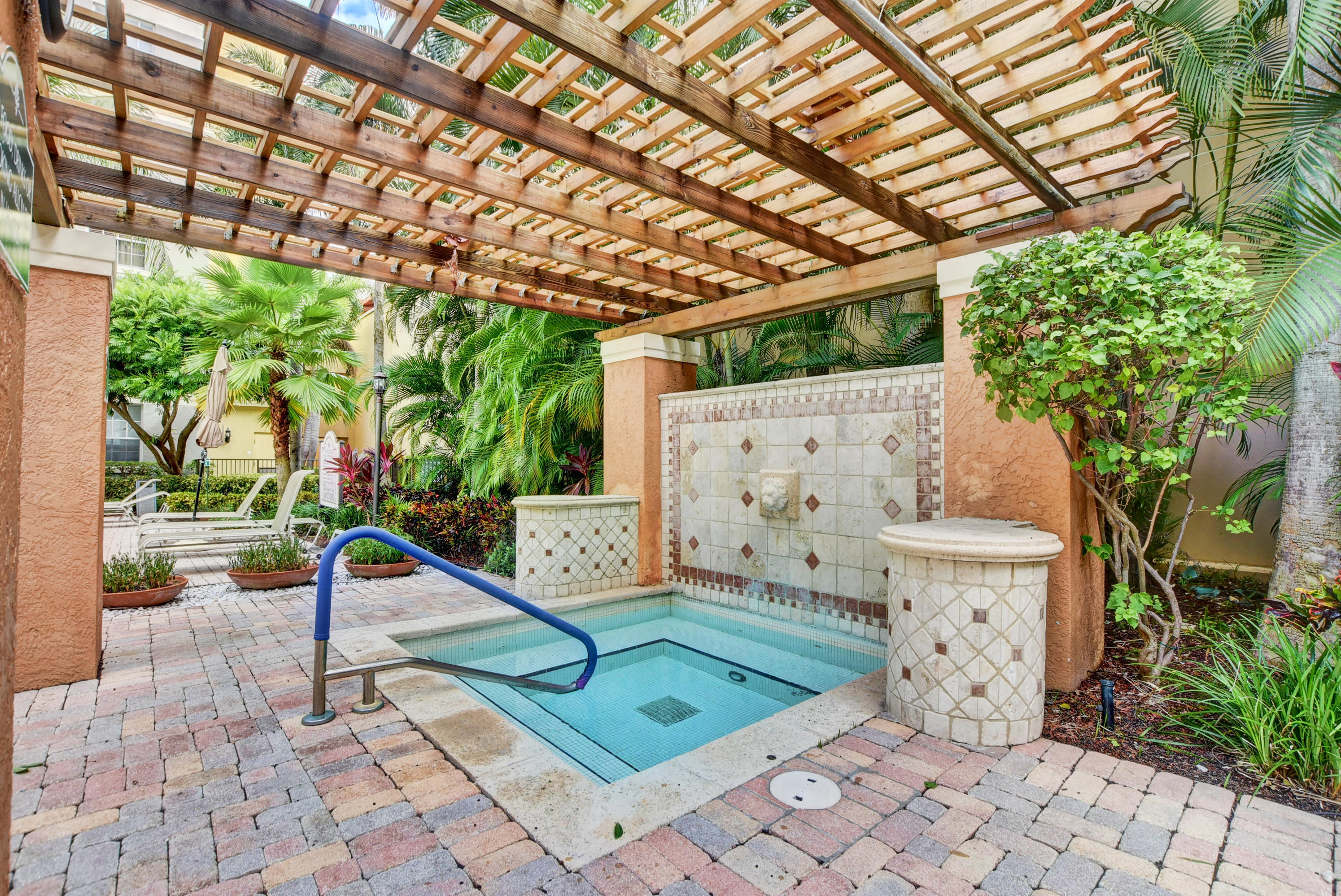COURTYARDS IN CITYPLACE CONDO - Residential Lease