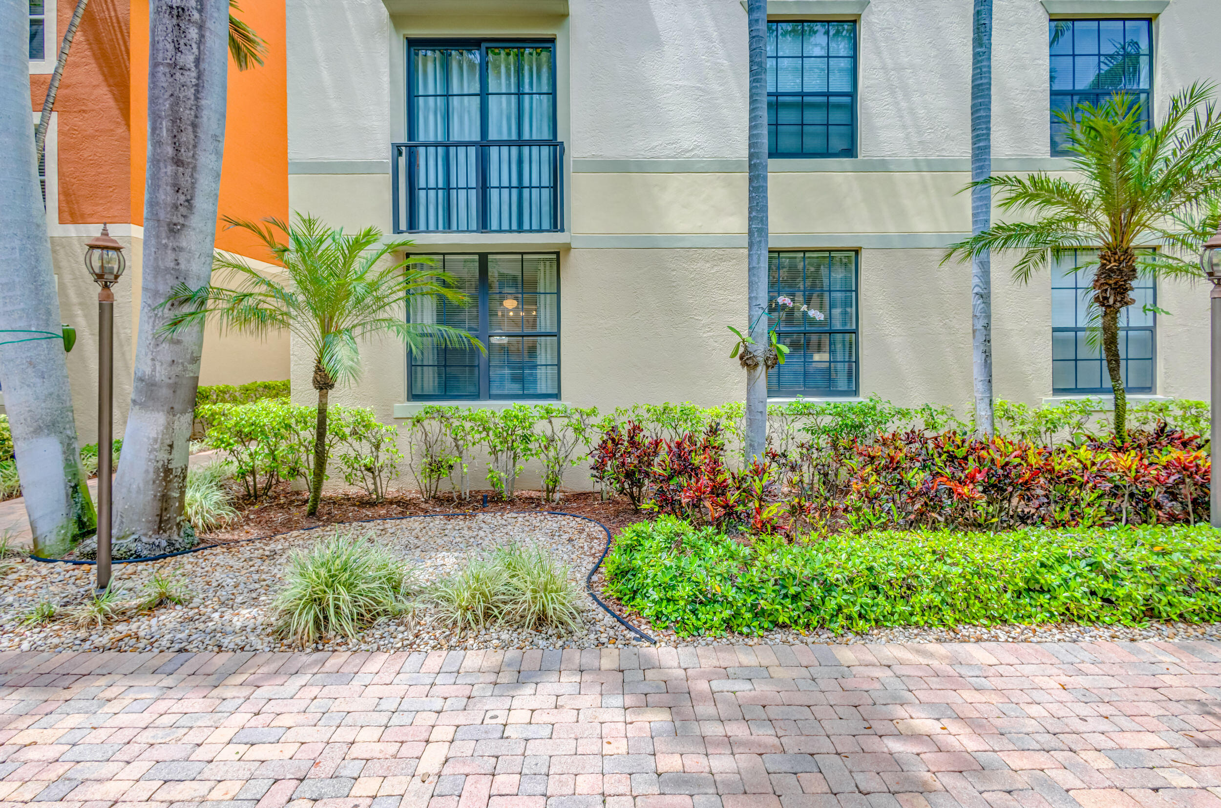COURTYARDS IN CITYPLACE CONDO - Residential Lease