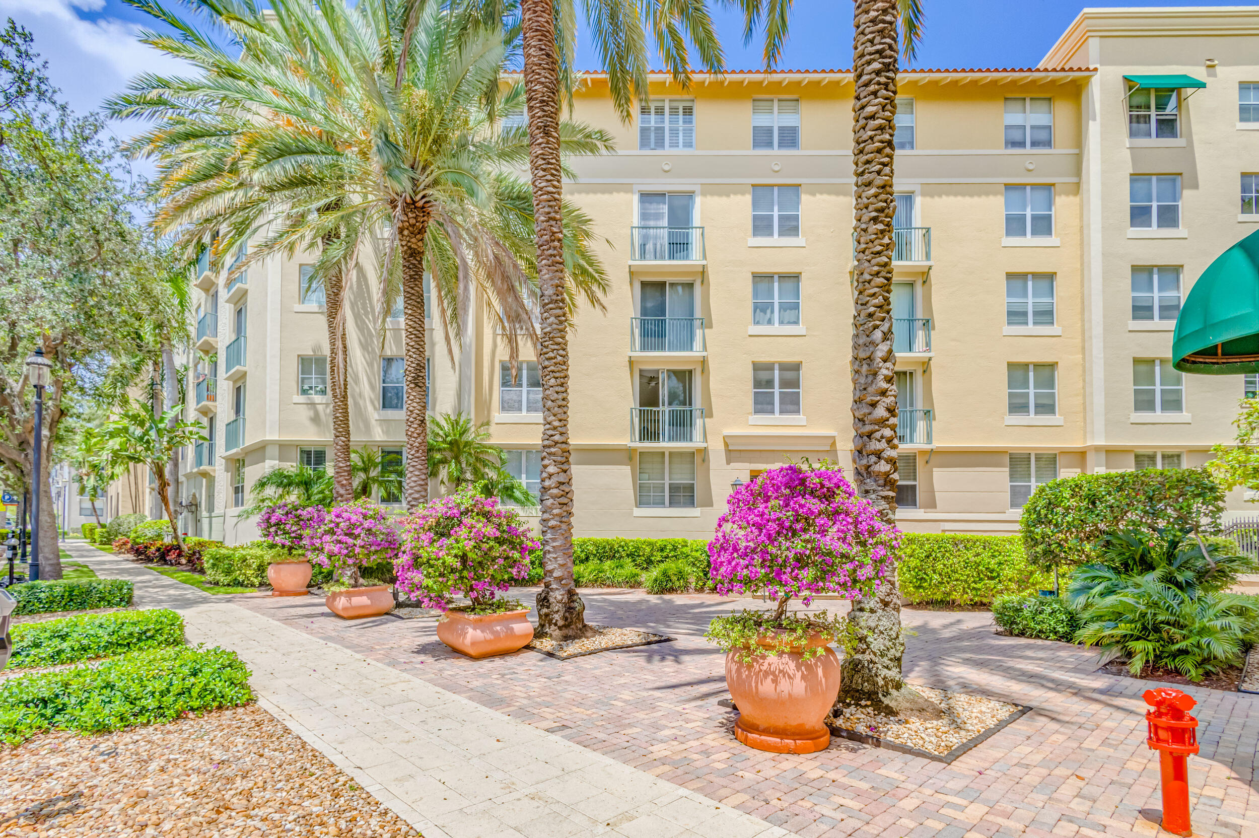 COURTYARDS IN CITYPLACE CONDO - Residential Lease