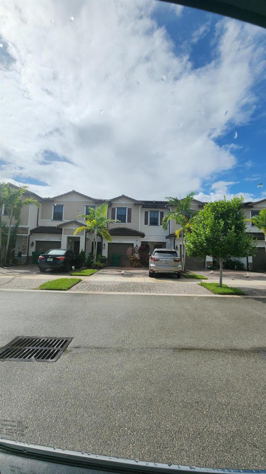 PALOMINO LAKES / TROTTERS - Residential