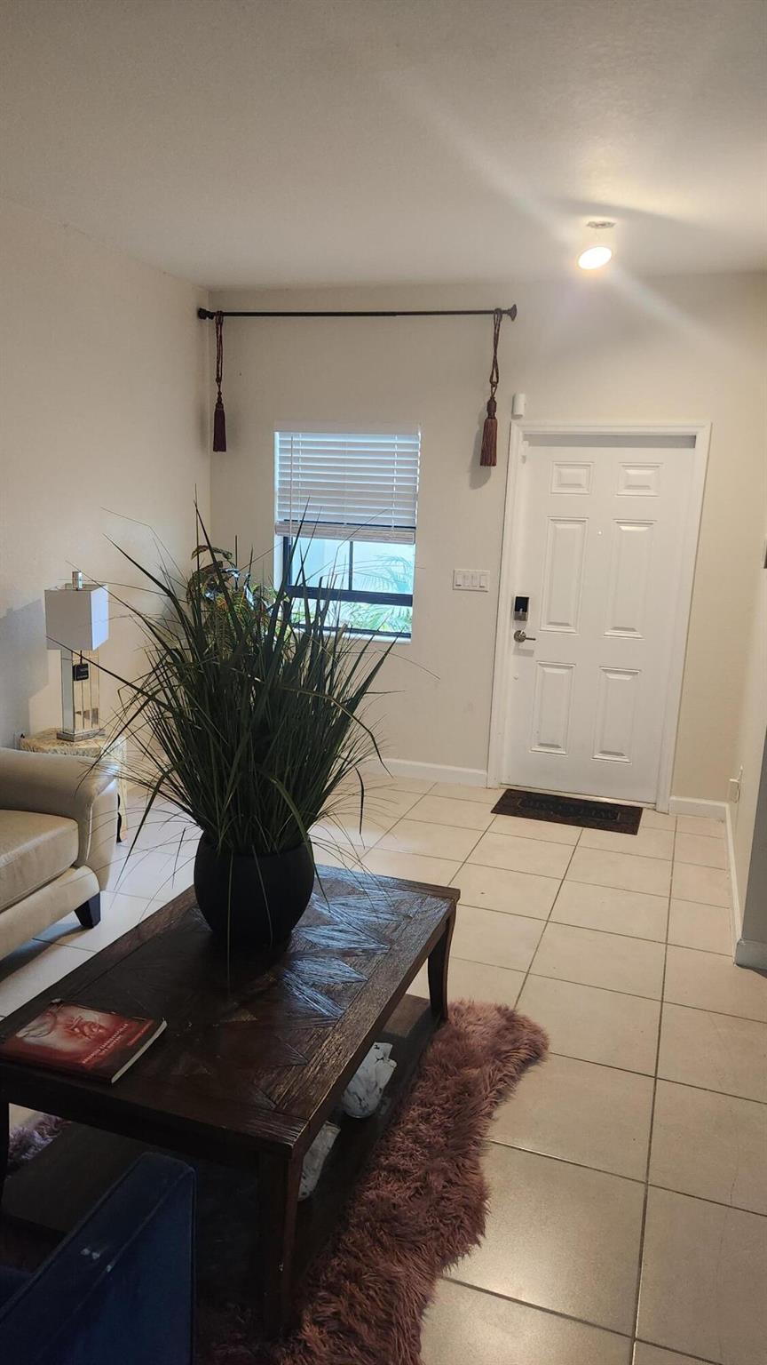 PALOMINO LAKES / TROTTERS - Residential