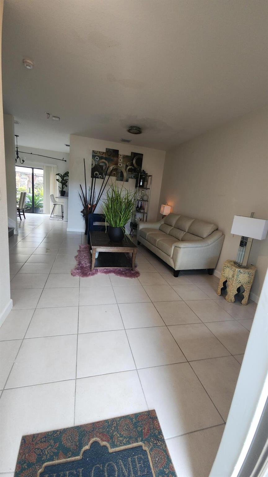 PALOMINO LAKES / TROTTERS - Residential