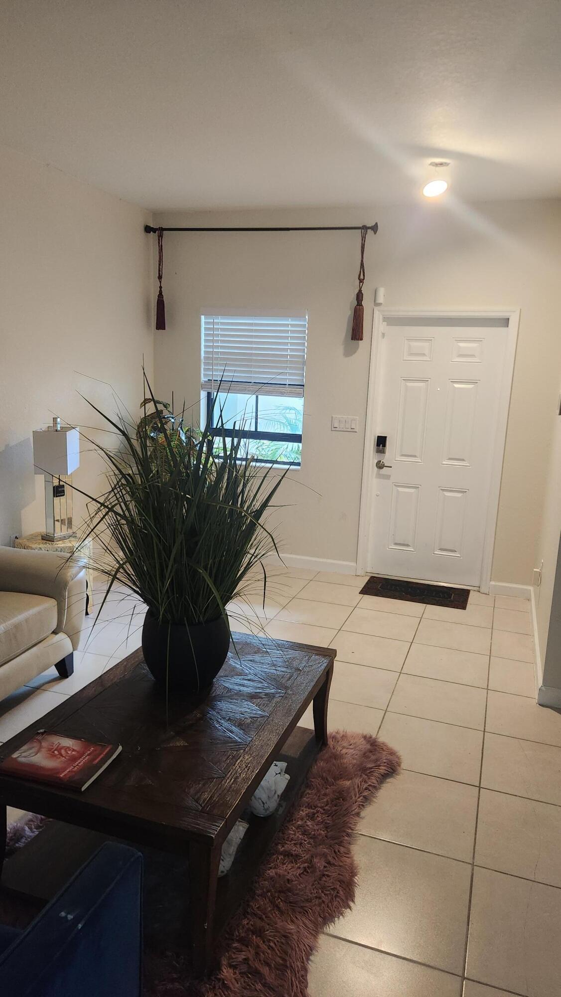 PALOMINO LAKES / TROTTERS CHASE - Residential