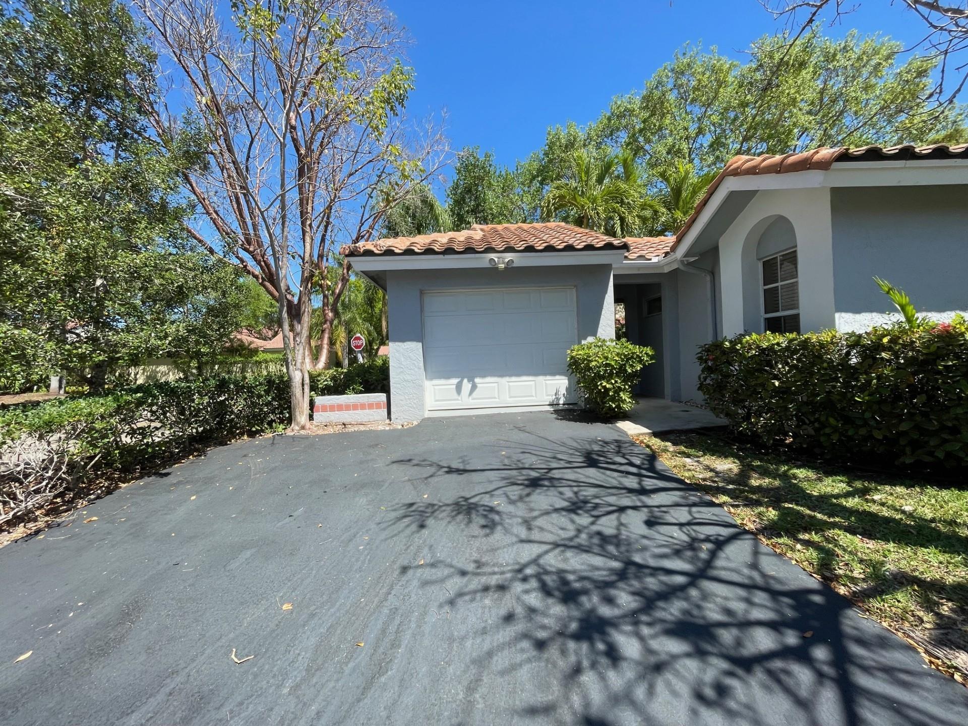 1356 Seagrape Cir