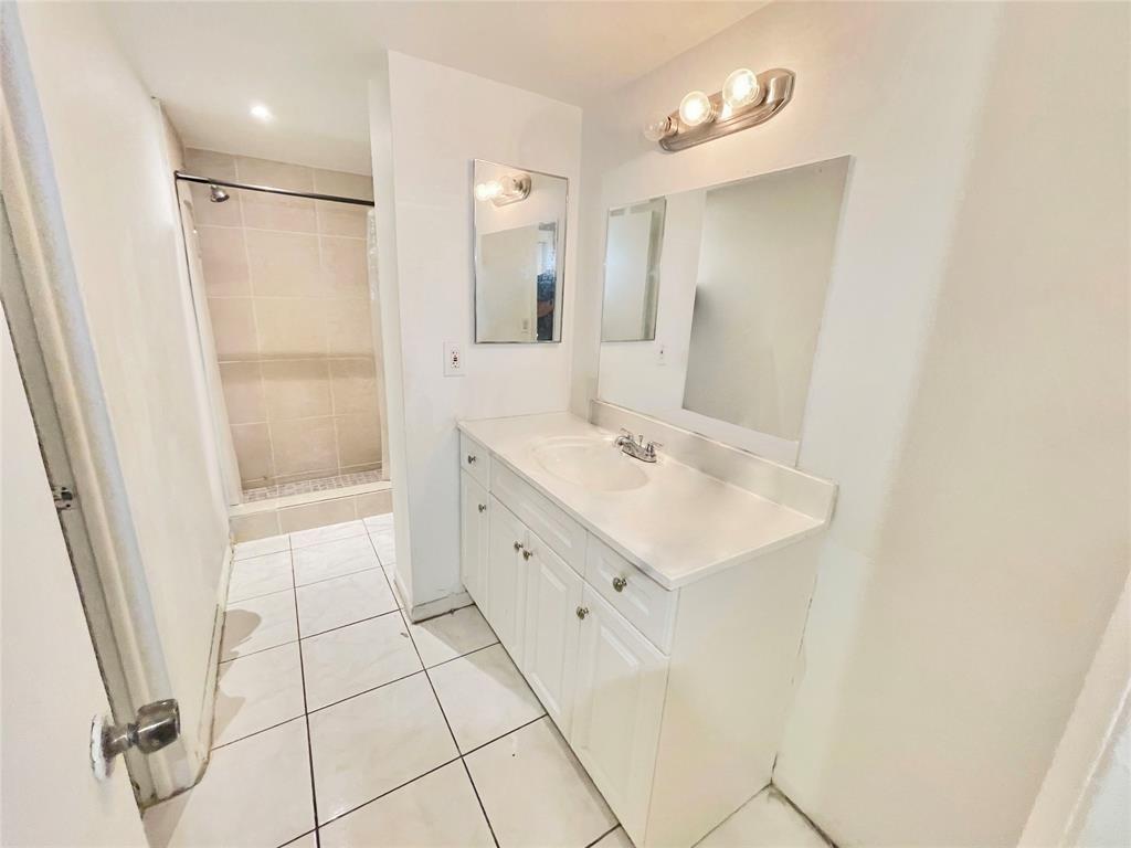 2800 NW 56th Ave E102