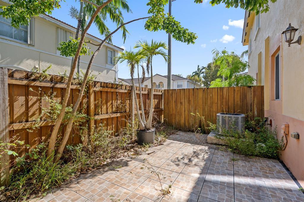 SHOMA TOWNHOMES AT KEYSCOVE CONDO - Residential