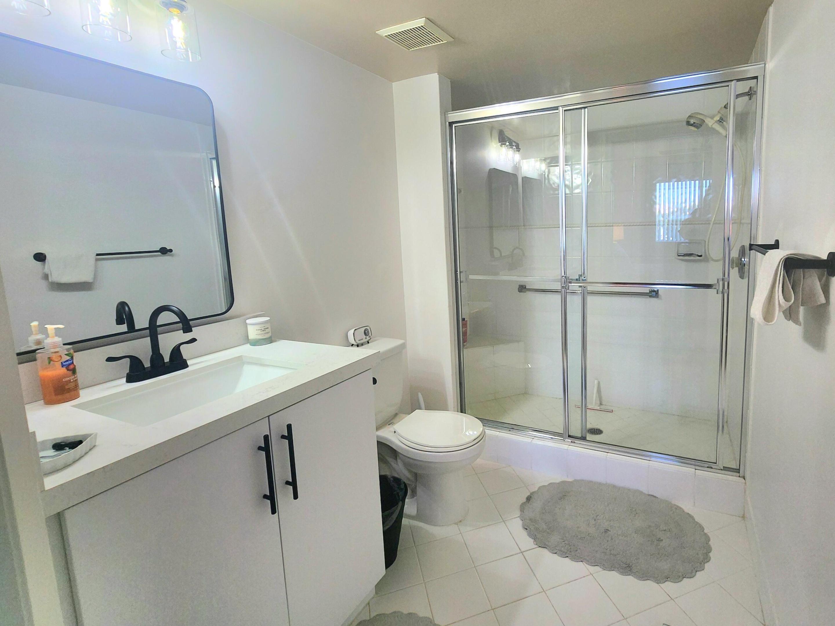 SOUTHAMPTON CONDOMINIUM H - Residential
