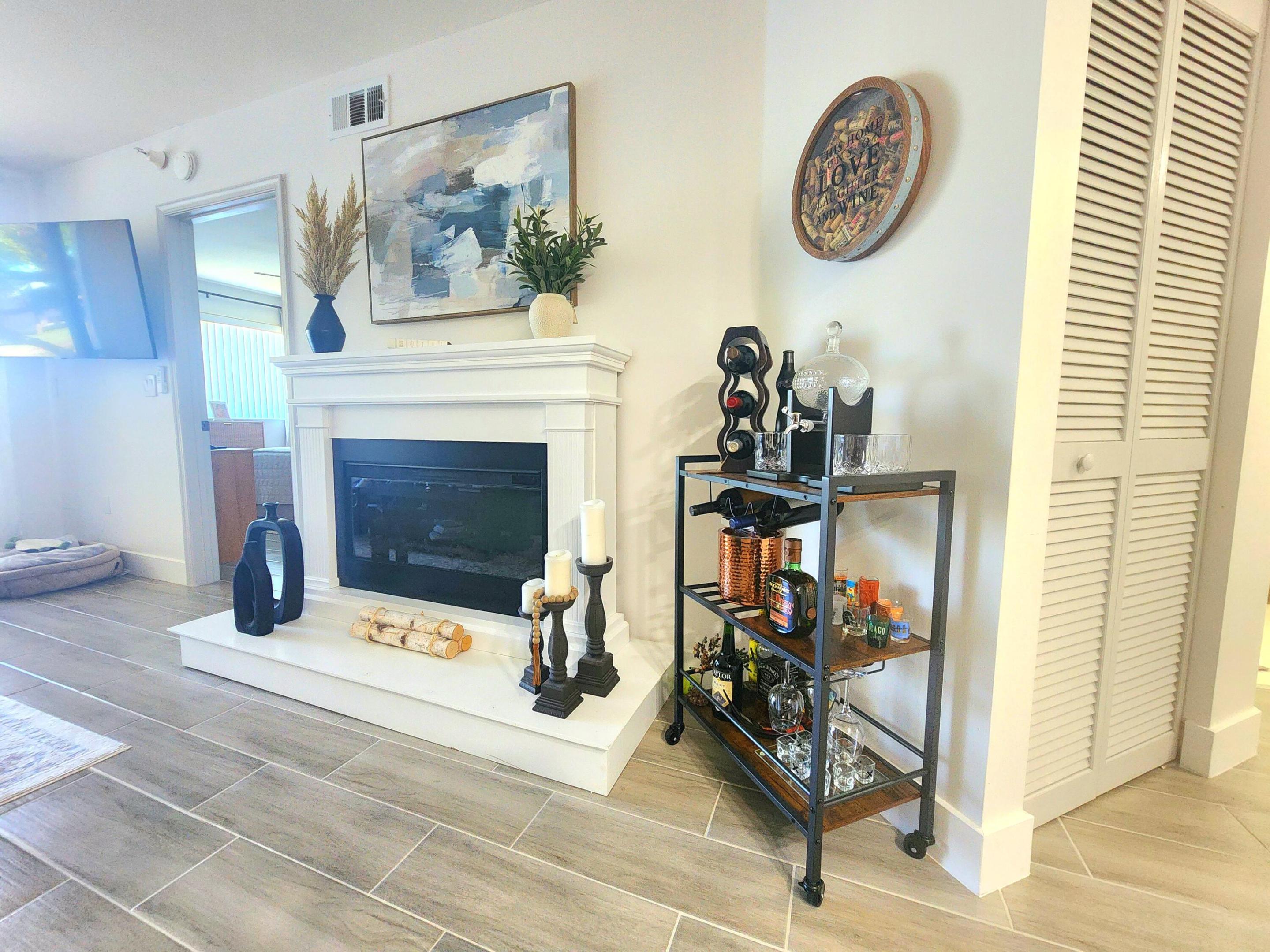 SOUTHAMPTON CONDOMINIUM H - Residential