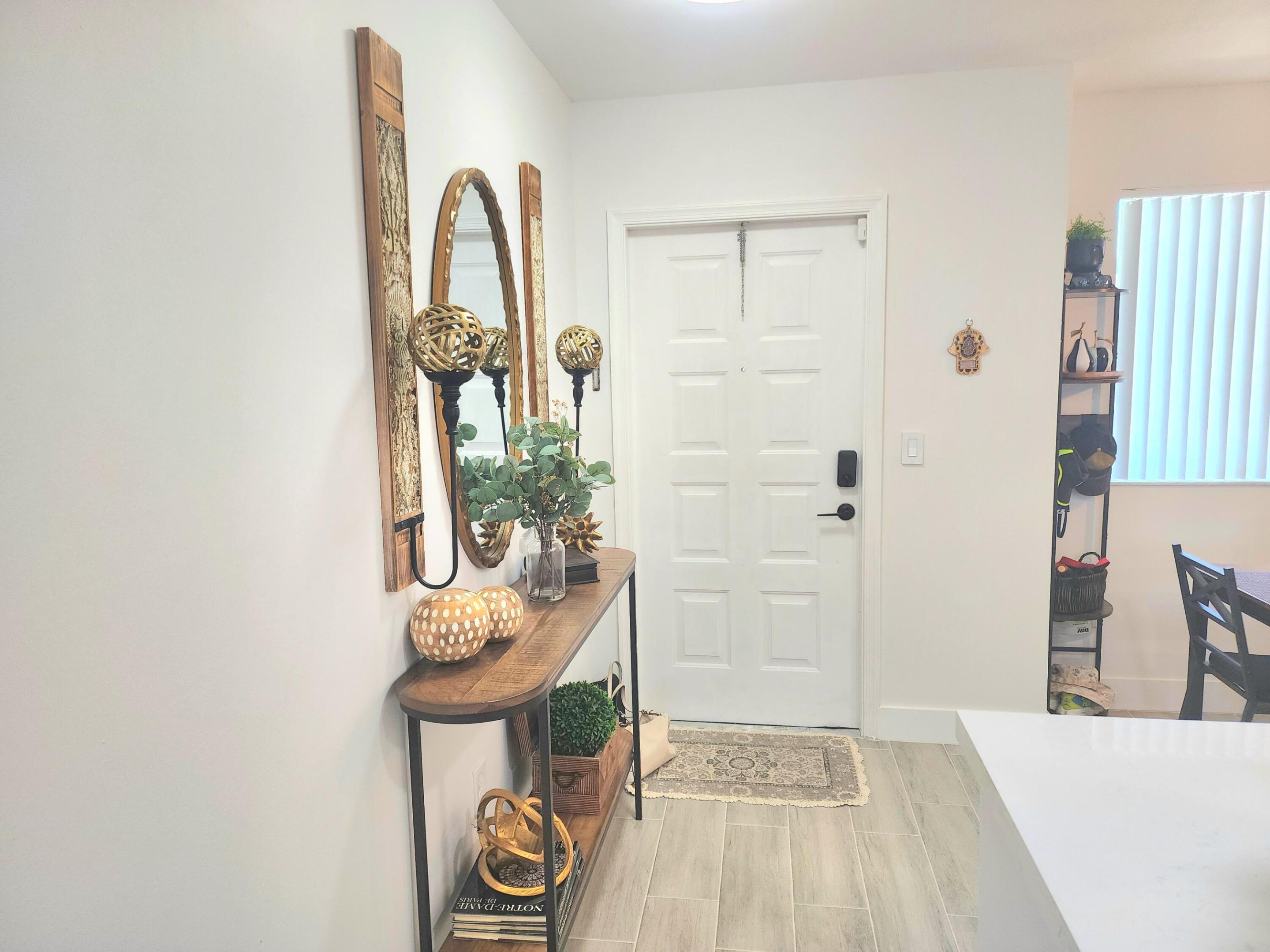 SOUTHAMPTON CONDOMINIUM H - Residential