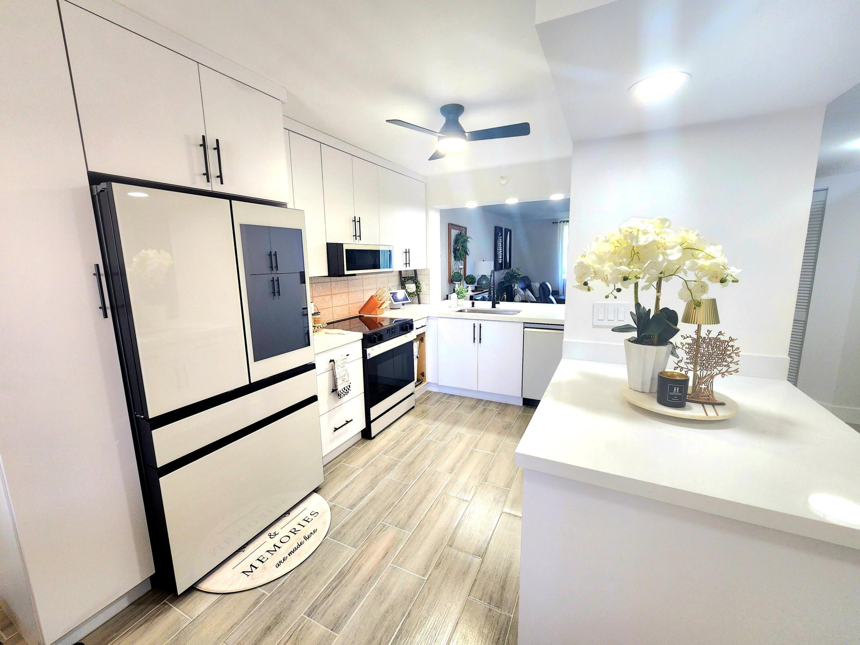 SOUTHAMPTON CONDOMINIUM H - Residential