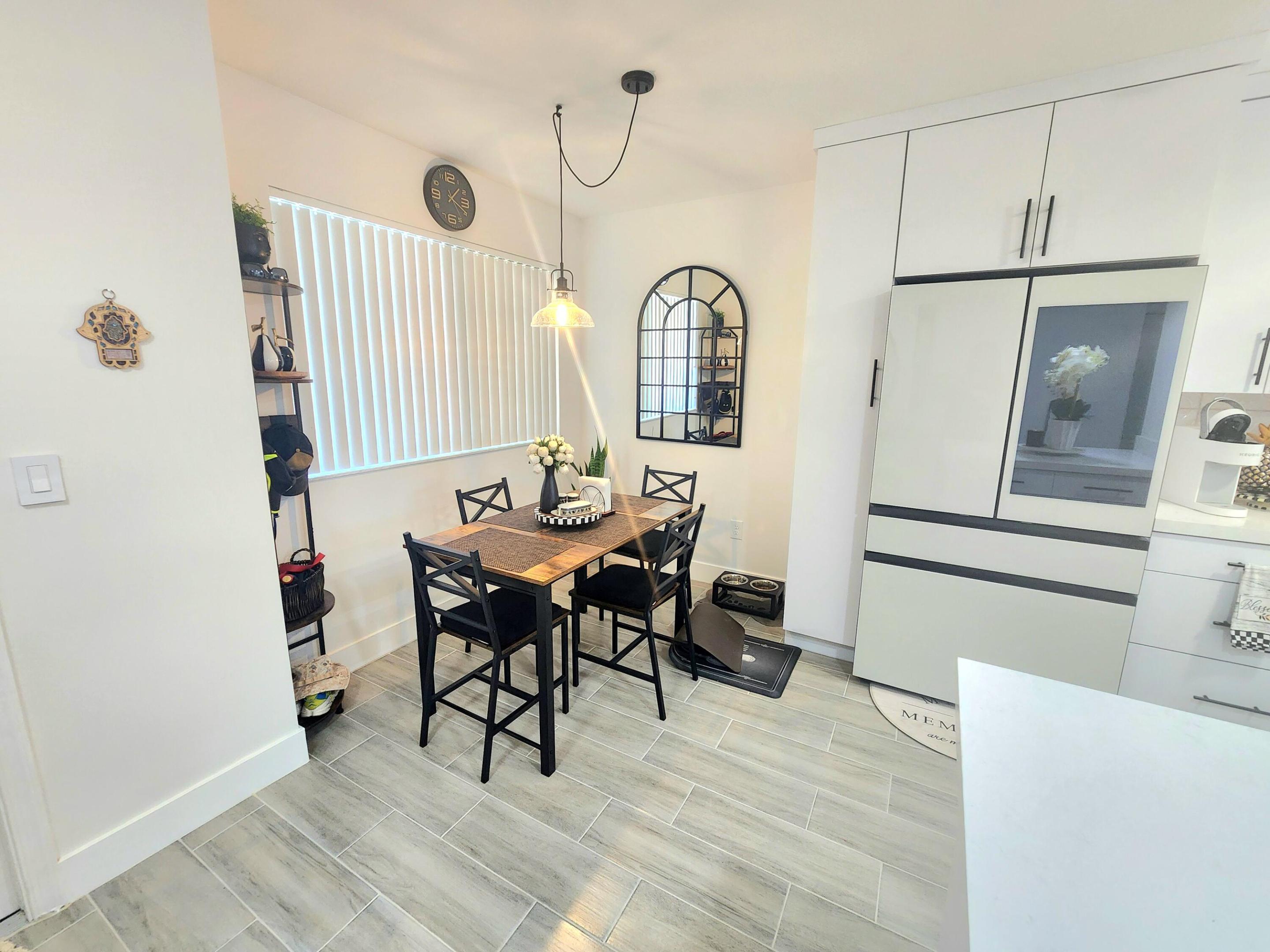 SOUTHAMPTON CONDOMINIUM H - Residential