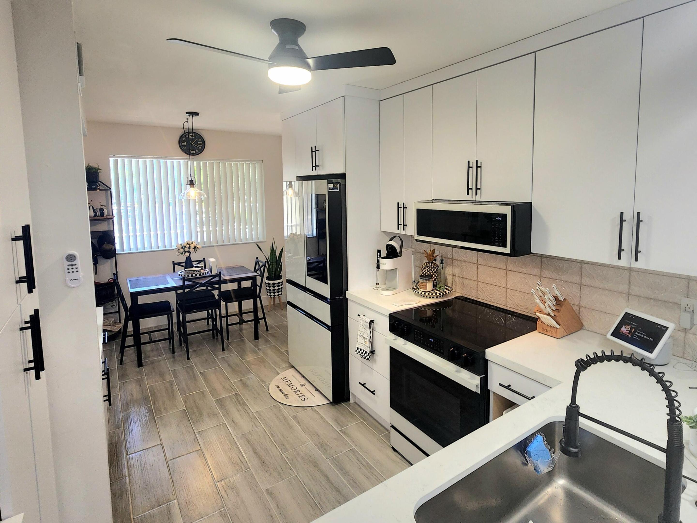 SOUTHAMPTON CONDOMINIUM H - Residential