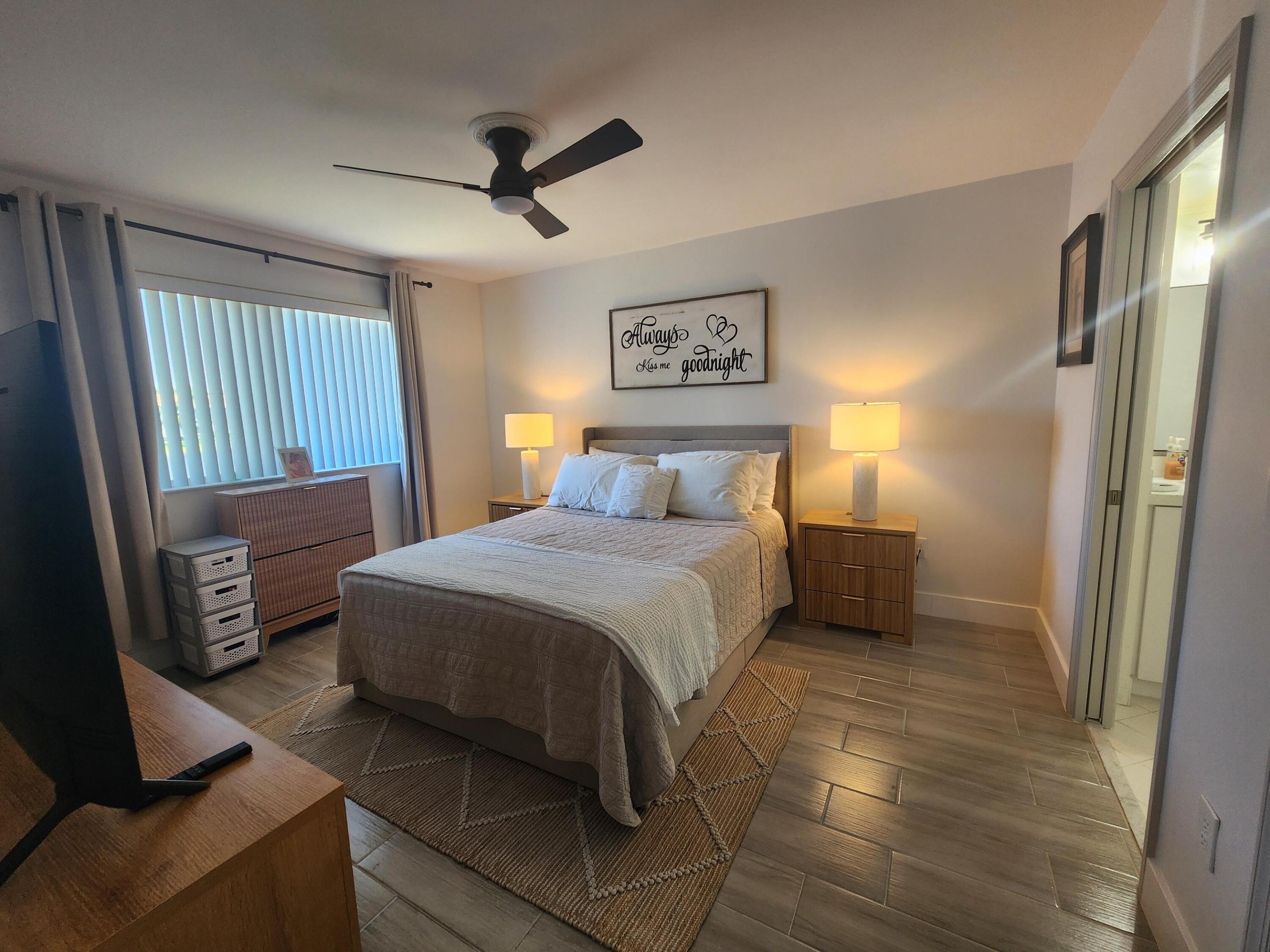 SOUTHAMPTON CONDOMINIUM H - Residential