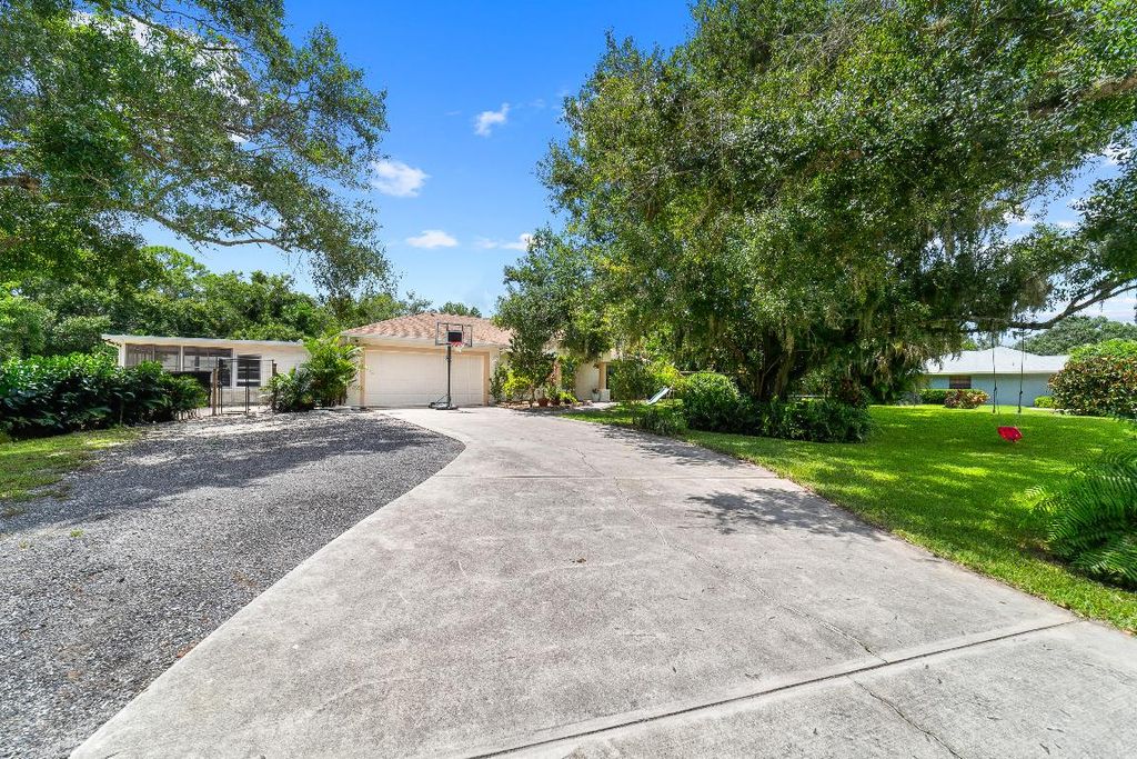 Photo of 1325 Bennett Road, Fort Pierce, FL 34947 (MLS # R11092770)