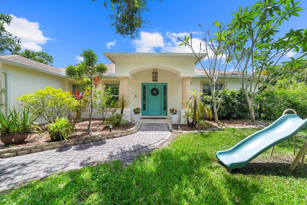 Photo of 1325 Bennett Road, Fort Pierce, FL 34947 (MLS # R11092770)