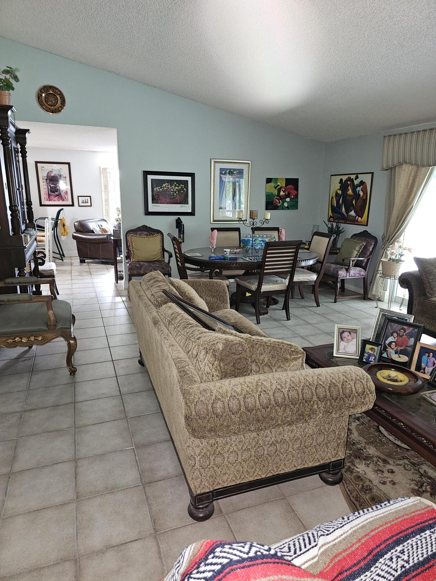 7230 NW 47th Place NW